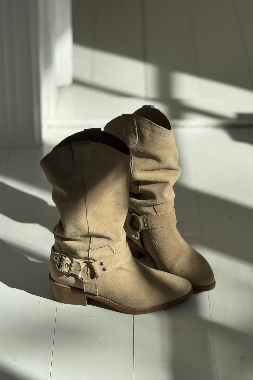 Voiga leather boots, sand – BYPIAS