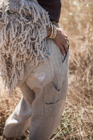 Baggy linen trousers, cashmere