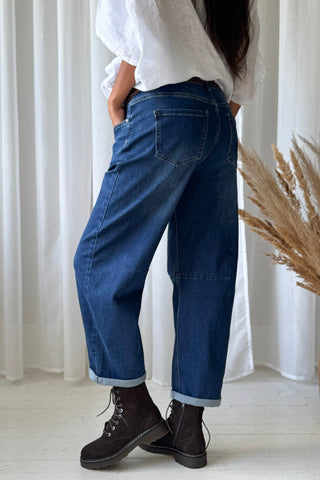 Barrel jeans