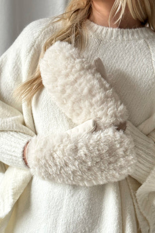 Bella mittens, white