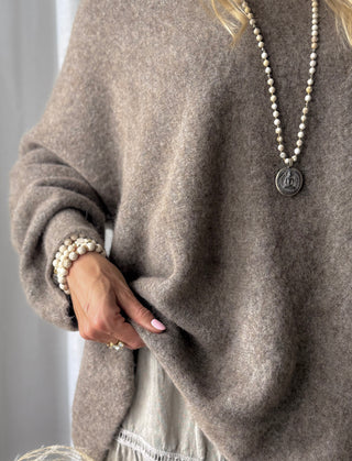 Buddha 30 necklace, howlite