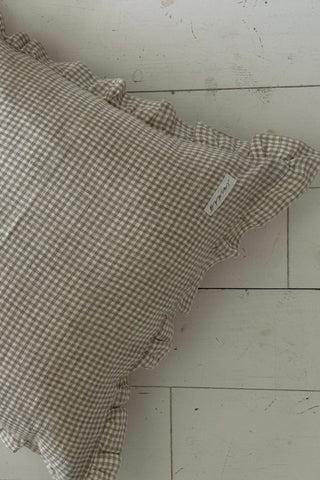Bypias Ruffle cushion cover, beige check