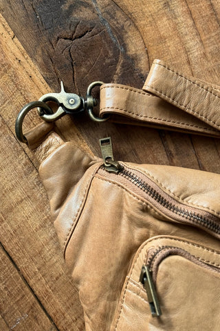 Carolyn vyölaukku, camel