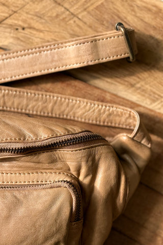 Carolyn vyölaukku, camel