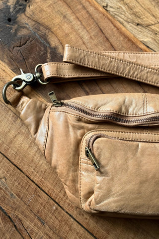 Carolyn vyölaukku, camel