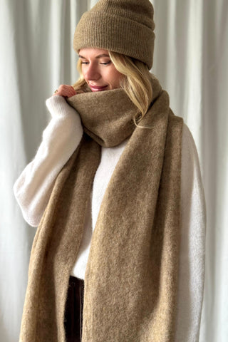 Chamonix alpaca scarf, caramel