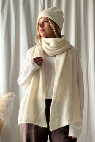 Chamonix alpaca scarf, off white