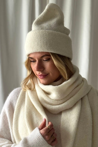 Chamonix alpaca scarf, off white