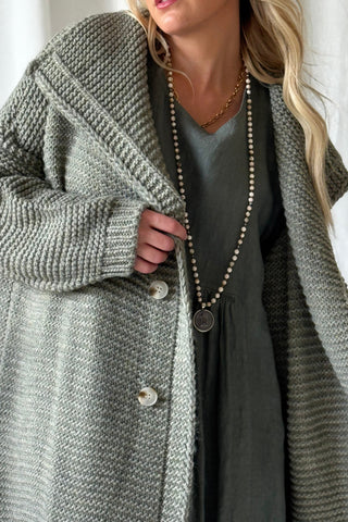 Chunky dream neuletakki, sage green