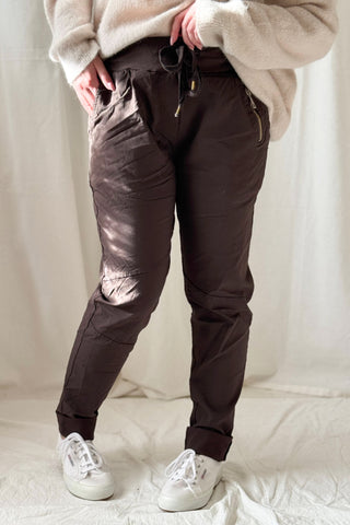 Cool joggerit, coffee