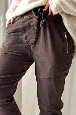 Cool joggerit, coffee