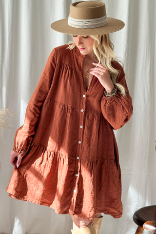 Cordelia pellavatunika, amber