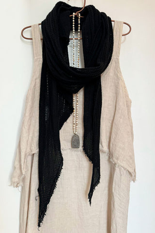 Crochet mesh scarf, black