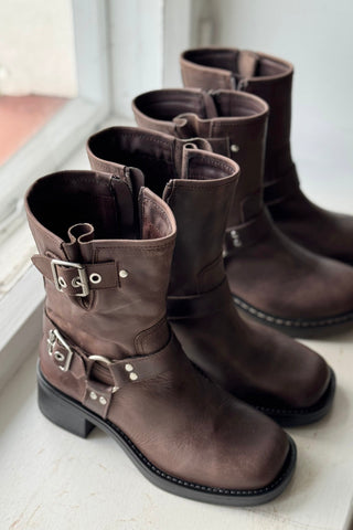 Cross low bootsit, chocolate