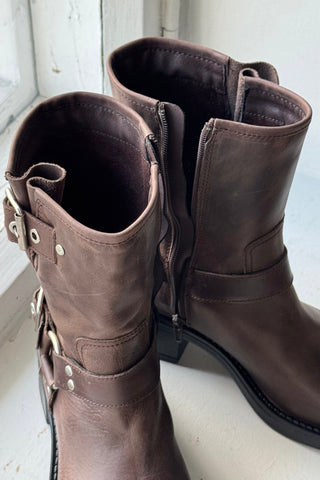 Cross low bootsit, chocolate