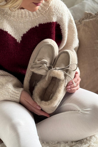 Daisy slippers, honey