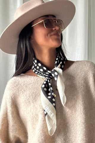 Dots scarf, black