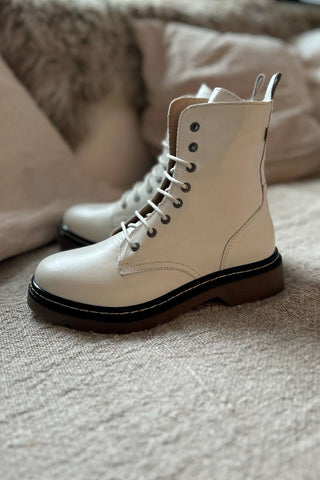 Efany leather boots, white