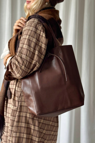 Essential tote leather bag, chestnut