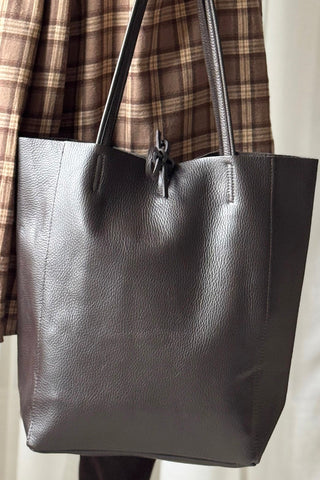 Essential tote leather bag, coffee