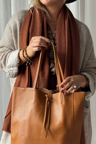 Essential tote leather bag, cognac