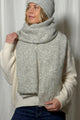Fluffy scarf, pearl grey