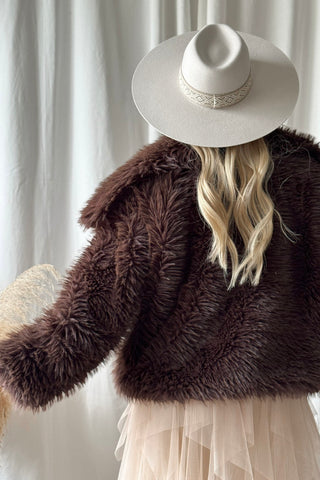 Hali short tekoturkki, coffee