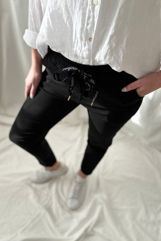 Bengaline joggerit, musta