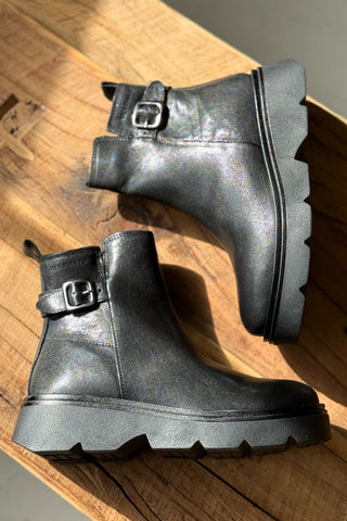 Karin bootsit, musta