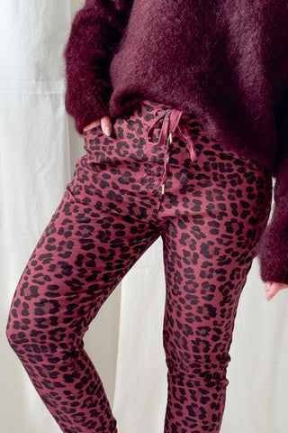 Leo joggerit, red wine