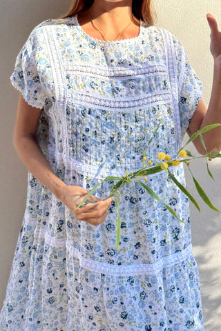 Liliana pellavamekko, floral blue