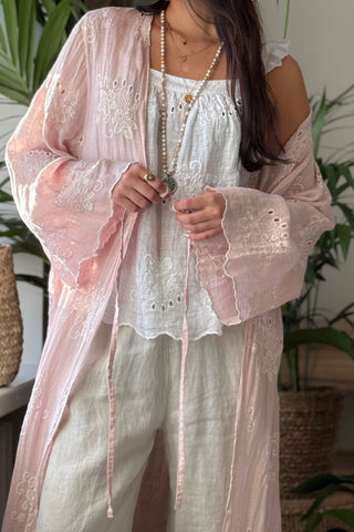 Lilias brodeerattu pellavakimono, vaaleanpunainen