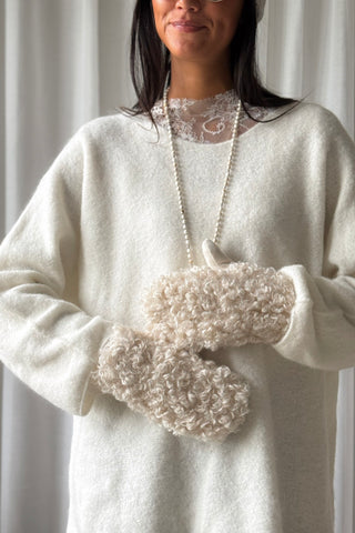 Livia lapaset, cream