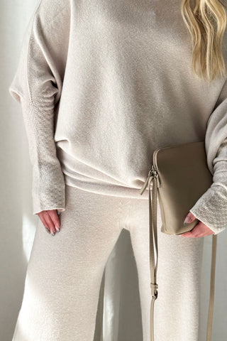 Love Me Now asymmetrinen neule, light beige