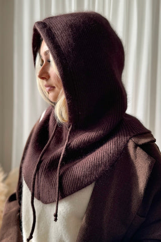 Knitted hood, coffee