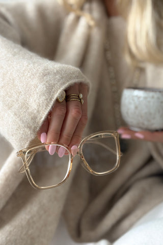 Nymph reading glasses, champagne