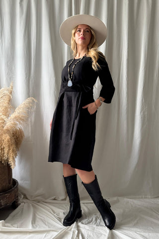 Kairin linen dress, black