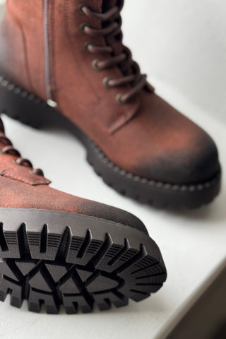 Penny bootsit, brandy