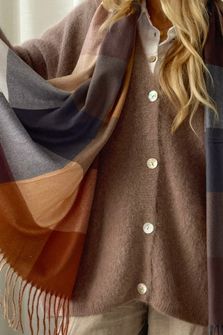 Ruudullinen viskoosihuivi, caramel