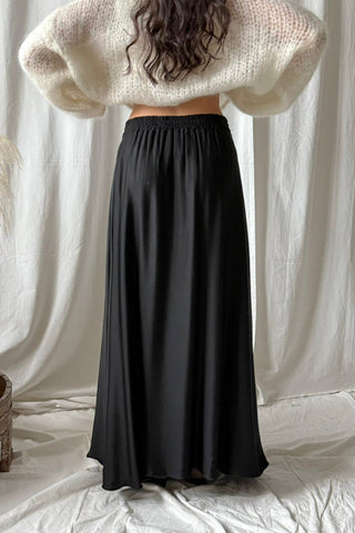 Sandy satiinihame, musta