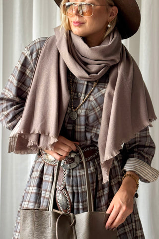 Soft viscose scarf, light grey