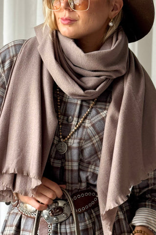 Soft viscose scarf, light grey