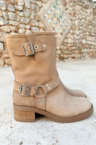 Spark suede boots, sand