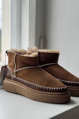 Suvi boots, tan
