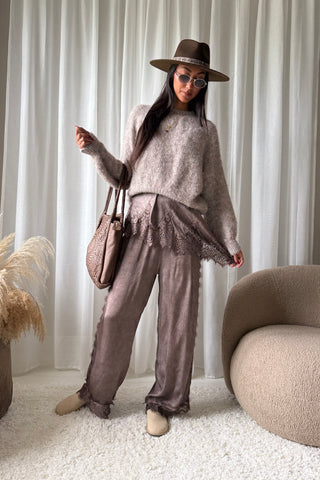 Sweetheart Lace satin top, coffee