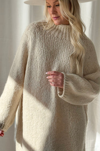 Tessa neule, luonnonvalkoinen