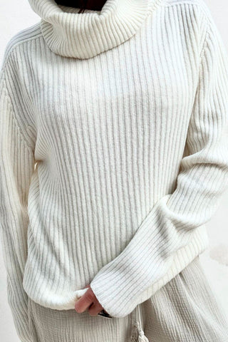 Timeless polo knit, white