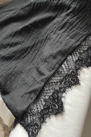 Lacey scarf, black