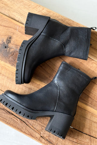 Ylva bootsit, musta