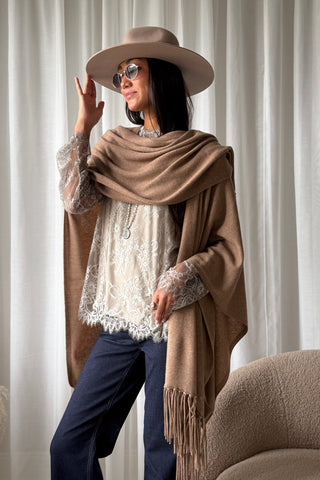 Zermatt poncho luxury, mocha mousse